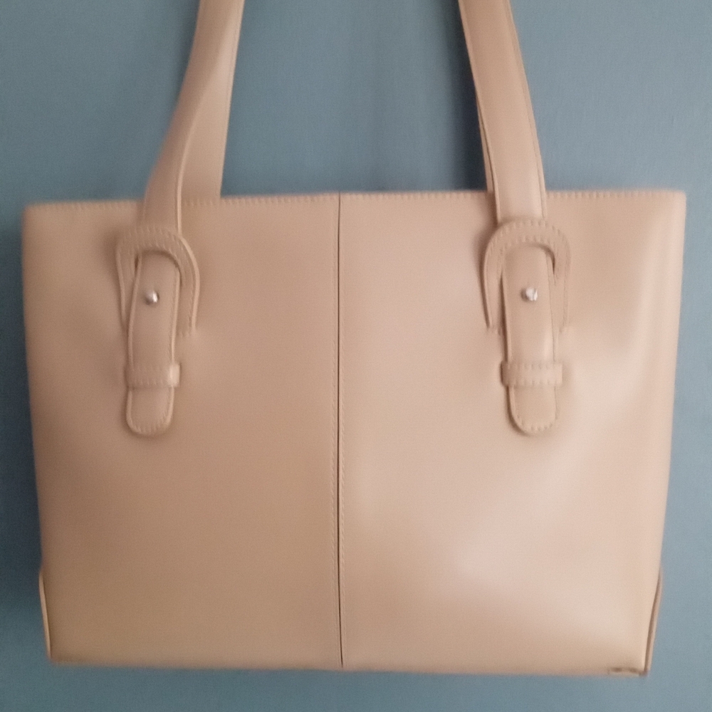 Classic Tan Leather Tote Shoulder Bag Elegant Everyday Work‎ Travel